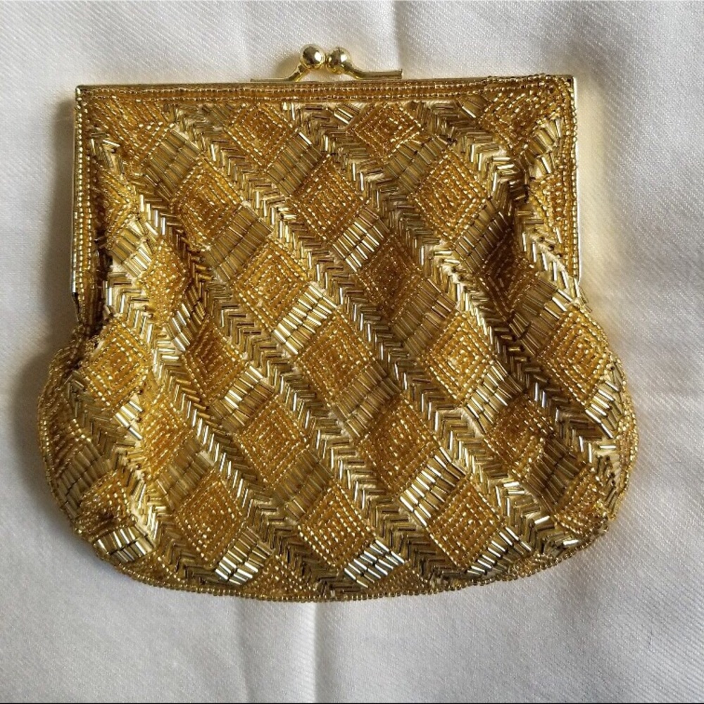 Host Pick La Regale gold fully beaded purse/clutch